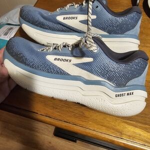 Womens BROOKS Ghost Max 2 Running Shoes 8.5